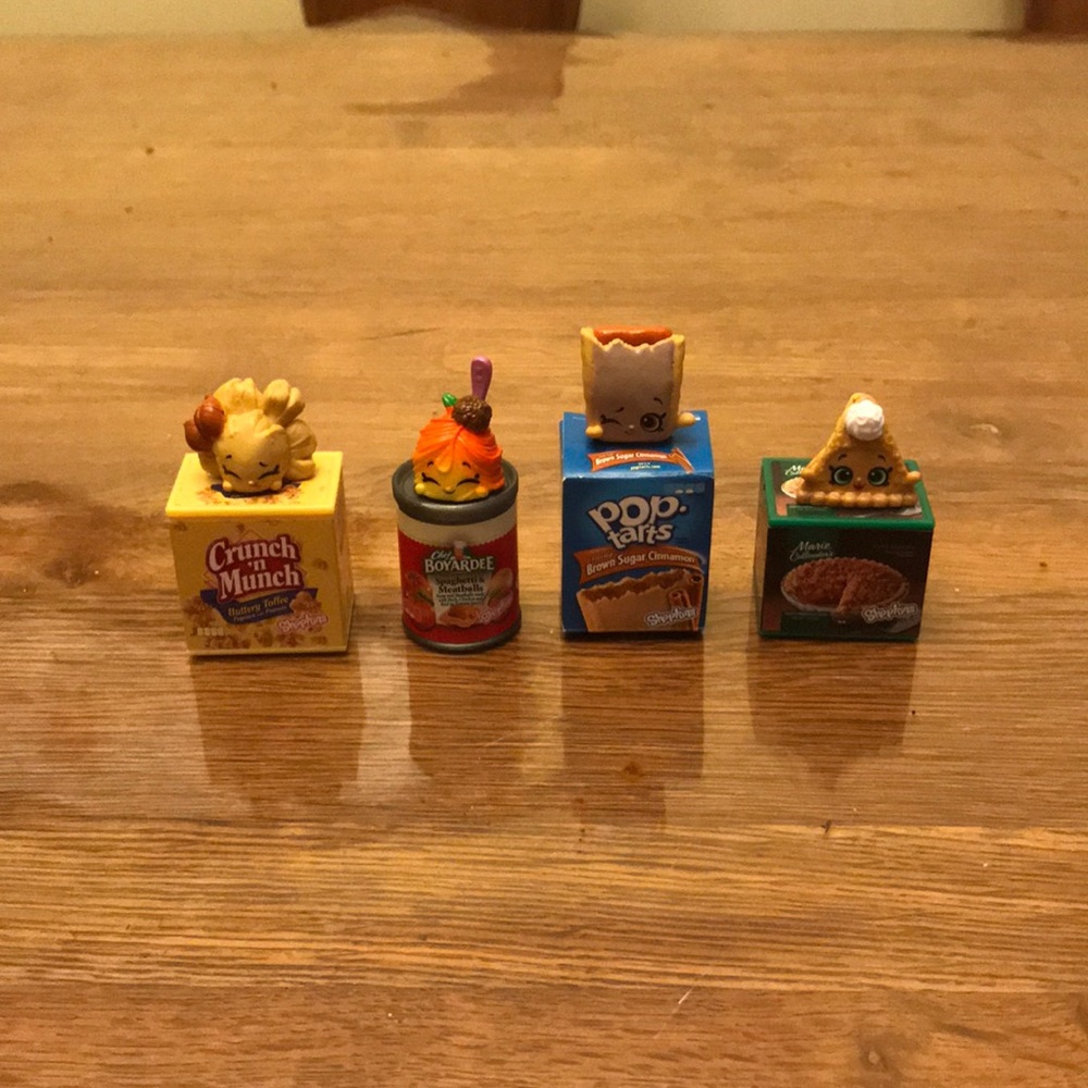 4 shopkins mini brands